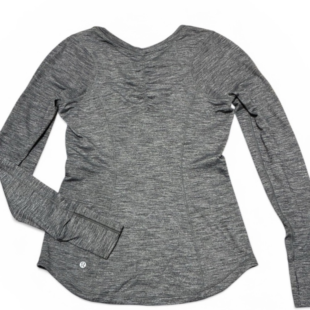 Lululemon Gray Long Sleeve Athletic Top Thumbholes Yoga Running small 6